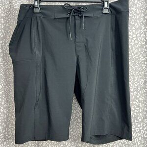 Columbia Women's Board Shorts - Size Large